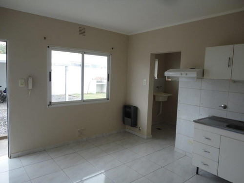 Imagen 2 de 7 de Departamento - Barrio Villa Rosas