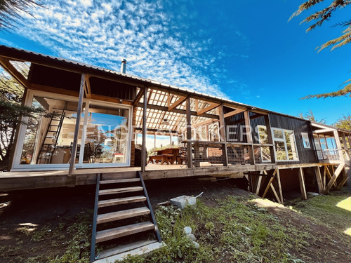 Modera Casa En Cahuil, A Pocos Metros De La Playa
