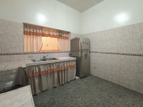 Gbf 25-14273 La Coromoto Vendo Bella Casa Con Terreno Contácteme Ya.