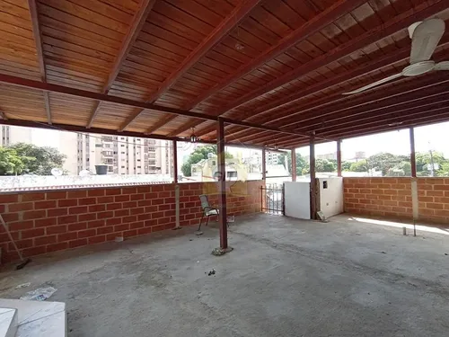 Casa Comercial Urb. Camoruco