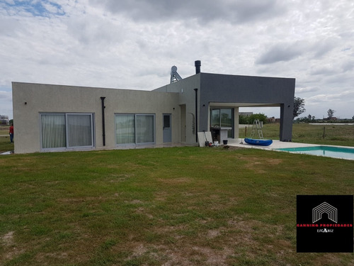 Imagen 1 de 9 de Oportunidad. Casa Santa Clara Al Sur Vista Al Lago