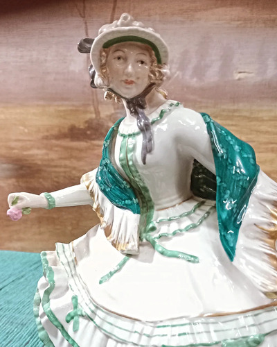 Antigua Dama De Porcelana Austriaca
