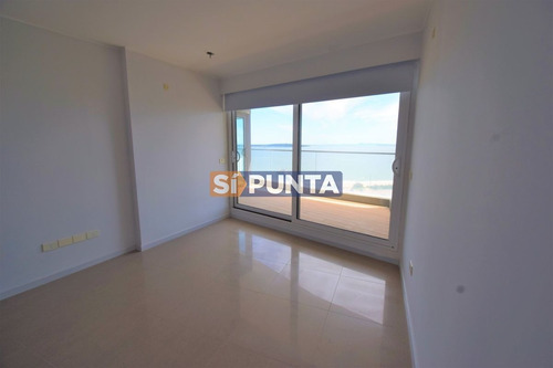Imagen 13 de 20 de Playa Mansa , Edificio De Categoria , Excelente Vista !