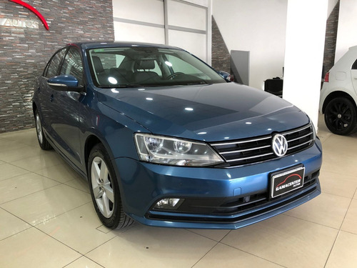 Imagen 2 de 15 de Volkswagen Vento 2.0 Luxury Manual 2015