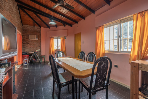 Imagen 1 de 14 de Casa A La Venta 2 Dormitorios Empalme