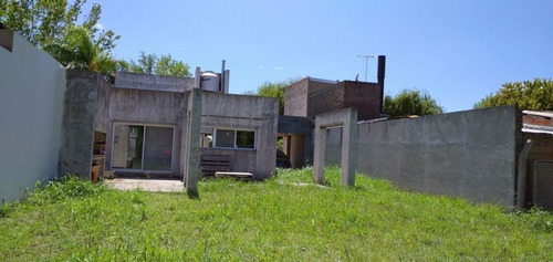 Imagen 9 de 12 de Casa Estilo Country A Terminar En Funes