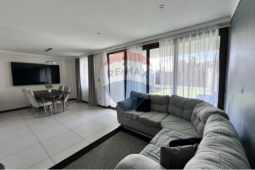 Moderna Y Luminosa Casa En Concón Desde Uf 10.390