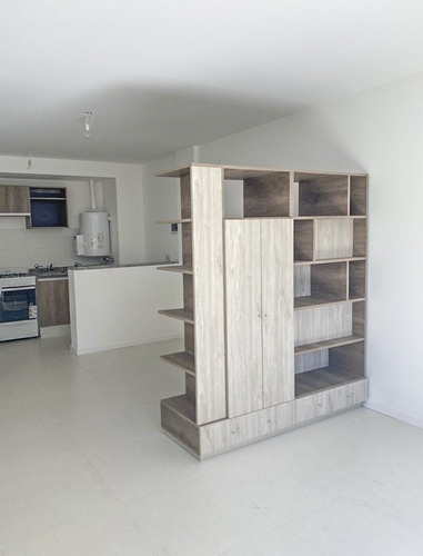 Vendo Monoambiente A 36 M2 - Montevideo 477