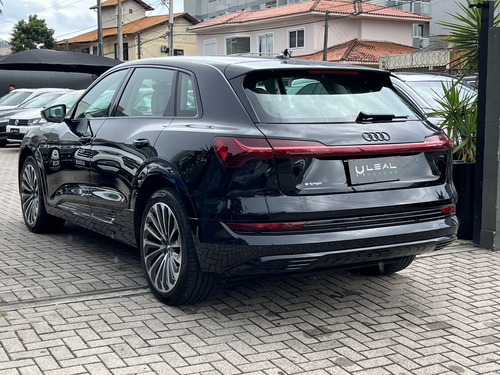 Audi E-tron PERFORMANCE (Elétrico)