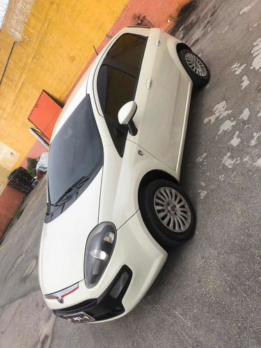 Imagem 3 de 16 de Fiat Punto 2013 1.4 Itália Flex 5p
