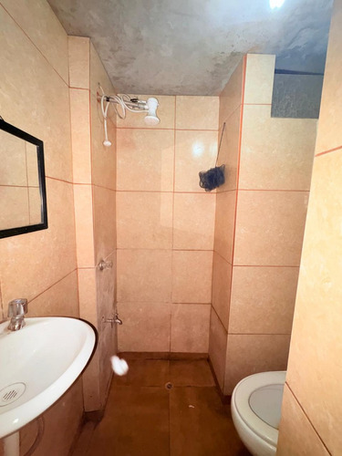 Habitacion Amoblada 2do Piso A Dos Cuadras Del Ovalo Santa Anita
