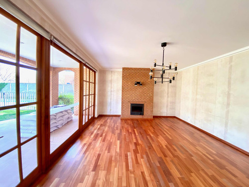 Impecable Casa En Santuario Del Valle