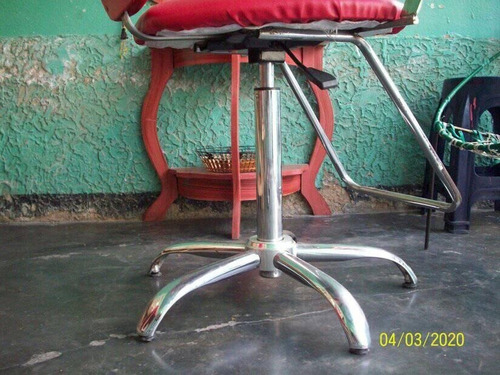 Silla Para Barberia/peluqueria Giratoria.
