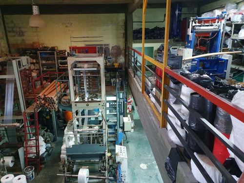 Venta Galpon De 380m² Caaguazu 1696 Ituzaingo