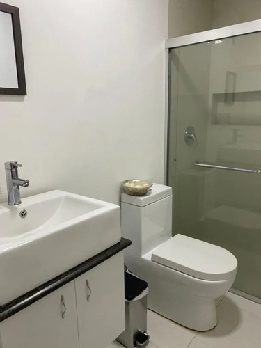 Imagen 10 de 14 de Venta De Moderna Casa En El Trigal Norte Valencia Lemc-389