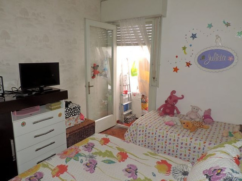 Amplio Apartamento Sobre Importante Avenida !!