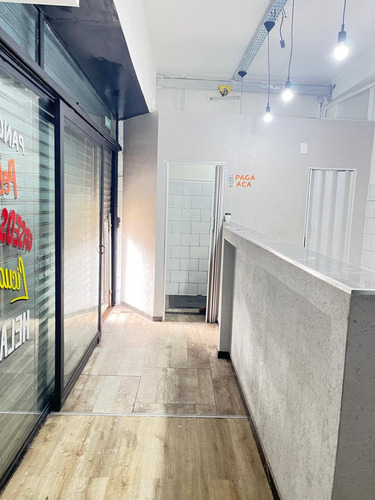 Excelente Local En Esquina Alquiler Aristóbulo Del Valle Y Avellaneda Pancheria /maxi Kiosco