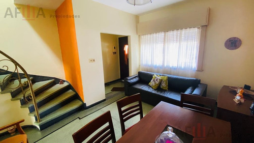 Venta De Casa De Tres Dormitorios Con Fondo La Blanqueada Montevideo