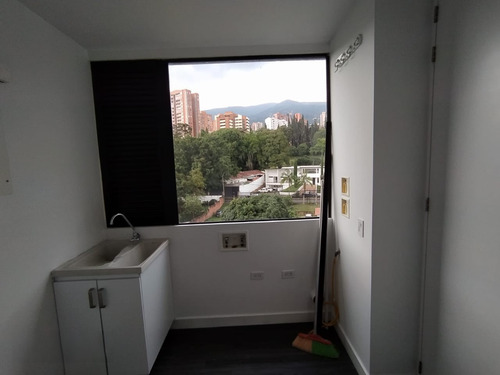 Apartamento En Arriendo En Poblado Sector Pinares