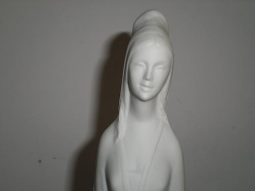 Antigua Figura De Dama Con Flores De Porcelana Verbano 30 Cm