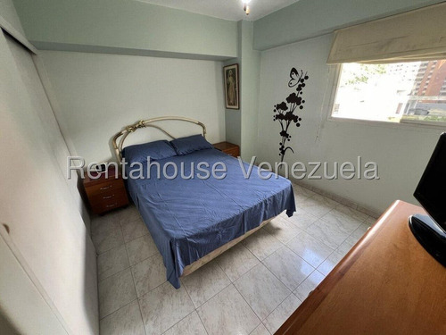 Cod. 18: Bonito Apartamento En Los Chaguaramos. No Dejes De Visitarlo