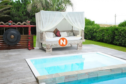 House Forsale In José Ignacio, Mansion Frente Al Mar En Venta , 6 Dormitorios.- Ref: 207141