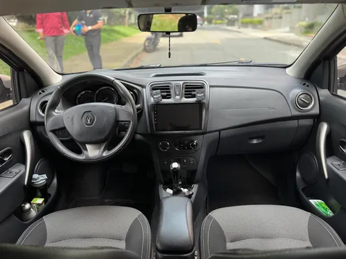 Renault Logan 1.6 Privilege / Intens