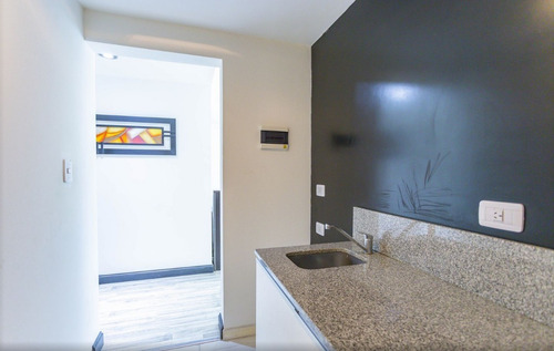 Venta Lomas De Zamora Oficina Super Luminosa 45m2, Al Frente Sobre Av. Hipolito Yrigoyen!