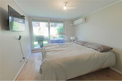 Bello Y Moderno Con Un Amplio Patio Privado!