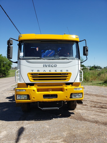 Camion Iveco Trakker 8x4 Con Hidrogrua Pm 35026. 35 Tm.