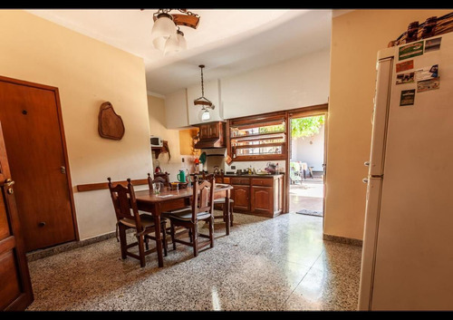 Venta Quinta 5 Ambientes Pileta, Jardin, Quincho Lote 10x48. Padua