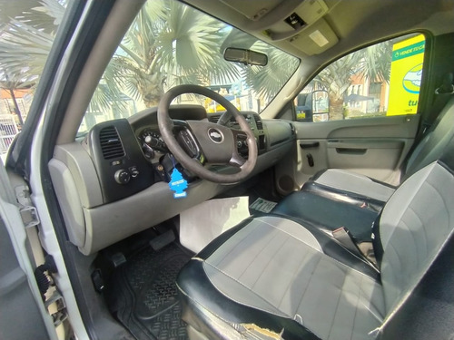 Imagen 7 de 12 de Chevrolet Silverado