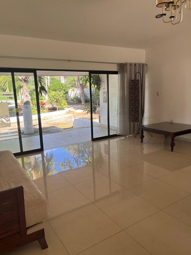 Casa En Renta Con Extenso Terreno Ideal Para Negocio Con Amplia Palapa
