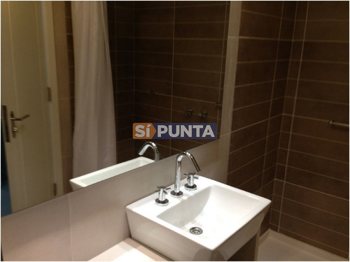 Imagen 28 de 30 de Apartamento En Brava, 2 Dormitorios Alquiler