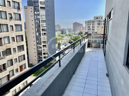 Departamento En Venta De 3 Dorm. Metro Manquehue