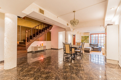 Casa. Gran Potencial Para Desarrollo Inmobiliario. Quincho Y Garage. Avellaneda Centro