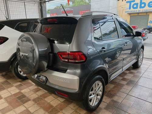 Imagem 11 de 13 de Volkswagen Crossfox 1.6 16v 2015