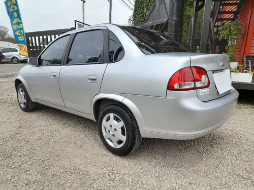 Imagen 7 de 11 de Chevrolet Classic 1.4 4 Ptas Aa Año 2014