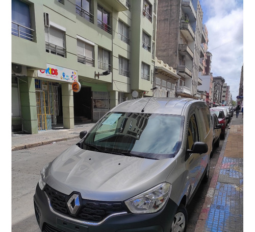 Vendo Renault Kangoo Confort 2024, 1.000 Km Igual A Nueva