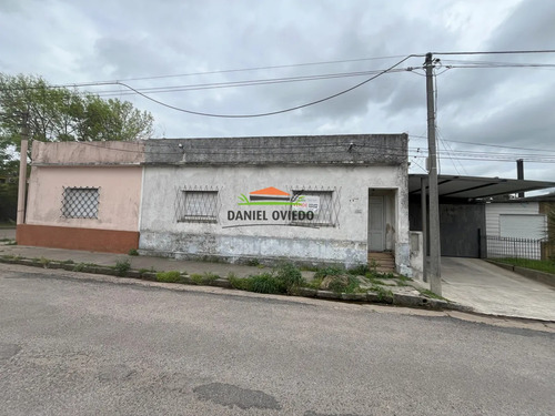 Casa En Venta A Reciclar En Buen Estado De Construcción, En Carmelo.