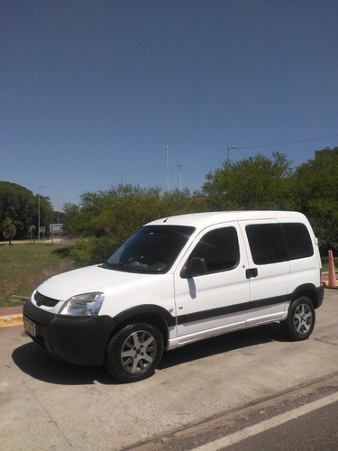 Imagen 1 de 6 de Peugueot Partner Hdi Mixta