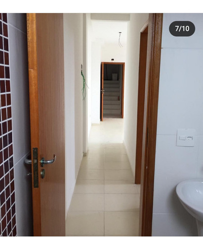 Apartamento Em São Vicente, Prédio De 3 Andares Com Elevador Em Frente A Estação Do Vlt Mascarenhas