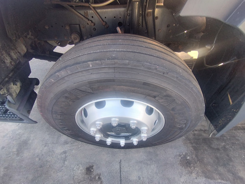 Iveco Tector 240e25 6x2 2009