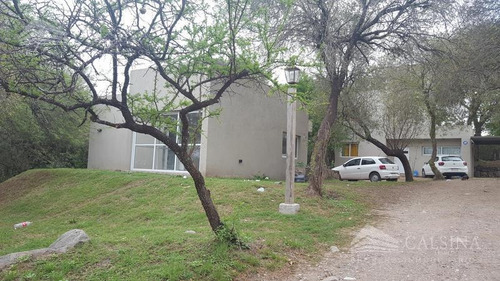 Imagen 1 de 27 de Terreno Y Casas - Unquillo