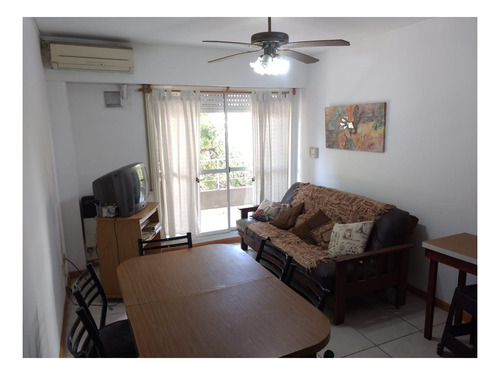 Imagen 3 de 12 de Departamento Venta 2 Dormitorios Escalera