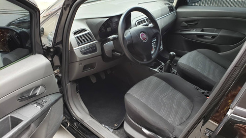 Fiat Punto 1.4 Attractive 8v Flex 4p Manual
