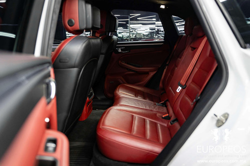 Porsche Macan 3.7 Turbo At