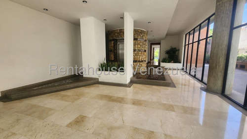 En Venta Amplio Apartamento, En La Florida. Pozo, Vista Al Avila #25-18144 Np