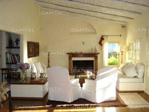 Buena Casa En Jose Ignacio - Ref: 29674