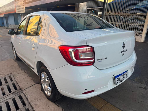 Renault Logan 1.6 Expression Hi-power 4p